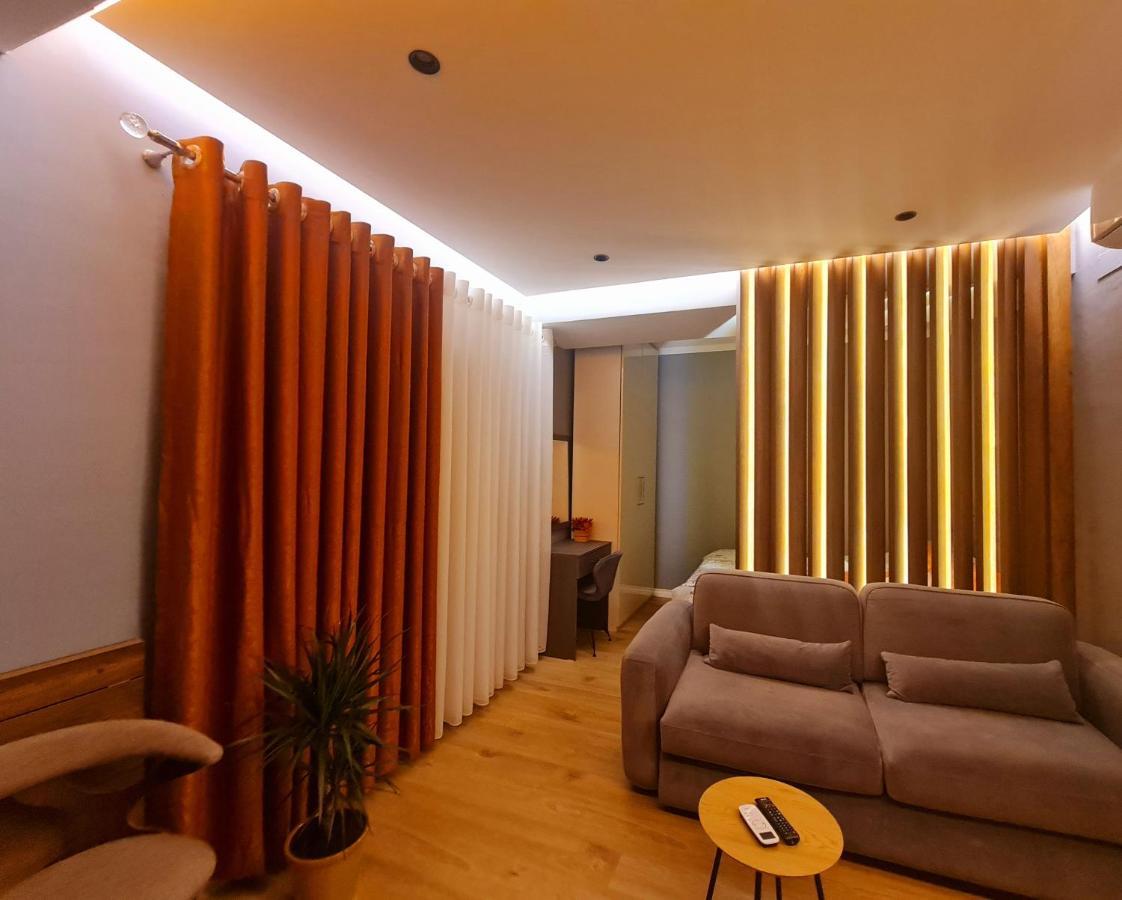 Sunny Apartment - Blloku Tirana, Near Lake 外观 照片